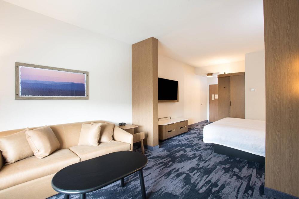 King Suite with Sofa Bed and Roll-In Shower - Mobility Access/Hearing Access interior